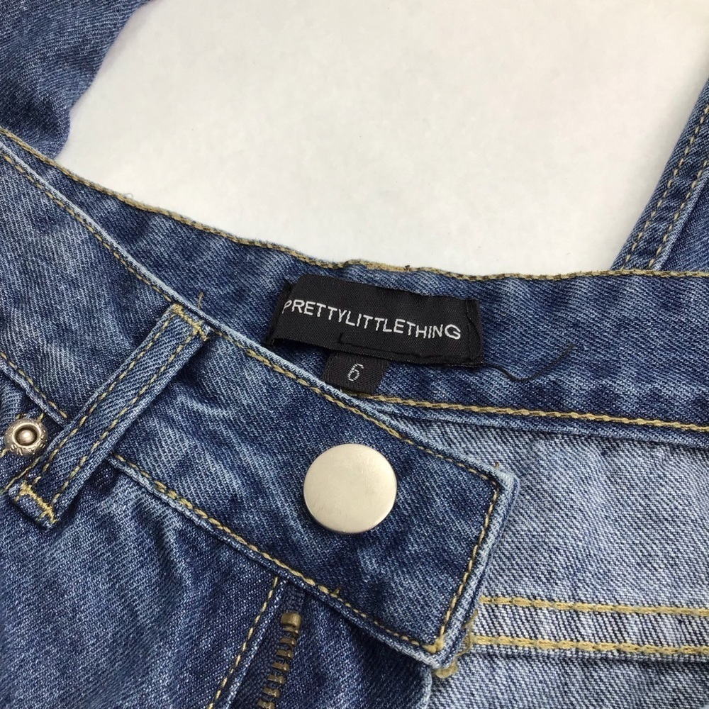 PrettyLittleThing Boyfriend Indigo Denim Woman Jeans - Picture 4 of 9